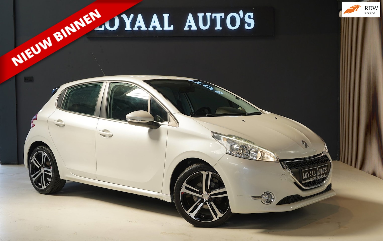 Peugeot 208 - 1.2 e-VTi Blue Lease Executive | AUTOMAAT | AIRCO | CRUISE | PDC | STOELVERW. | ELEK.RAMEN - AutoWereld.nl