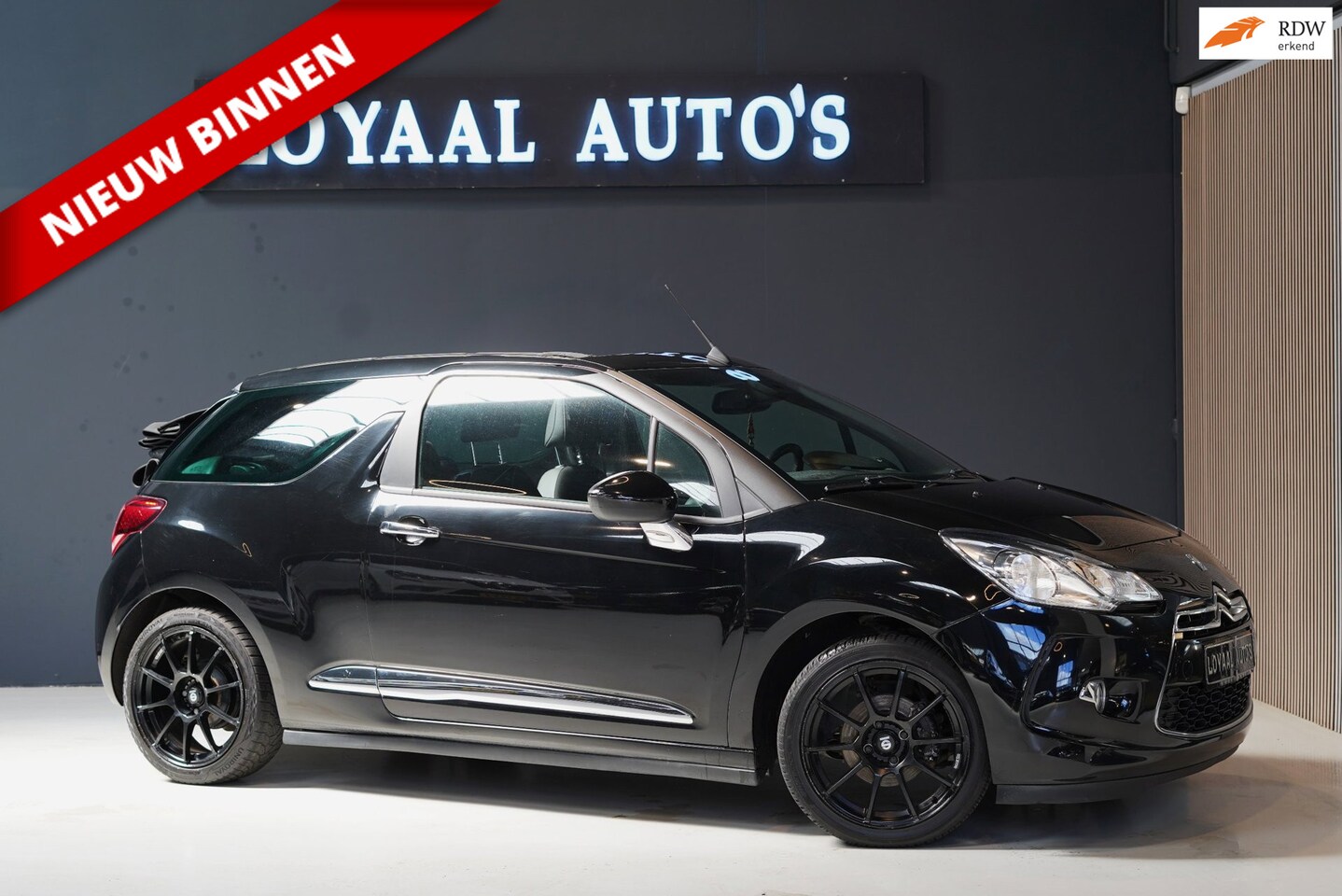 Citroën DS3 Cabrio - 1.2 VTi So Chic | AIRCO | CRUISE | PDC | ELEK.RAMEN | APK. - AutoWereld.nl