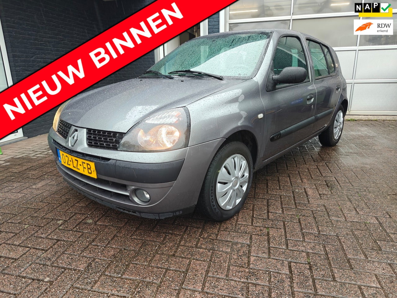 Renault Clio - 1.2-16V 5drs Authentique nieuwe apk |trekhaak | - AutoWereld.nl