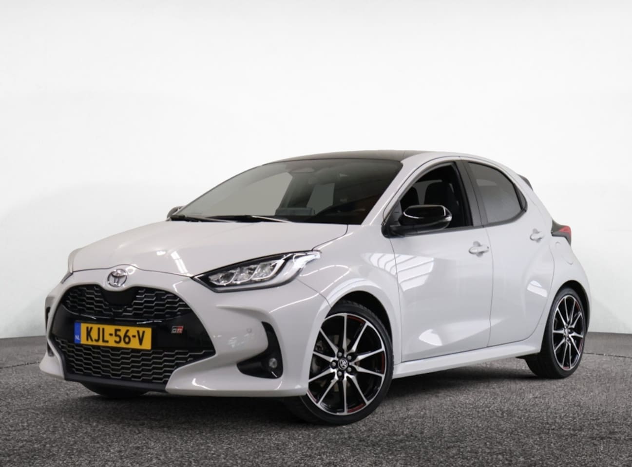 Toyota Yaris - 1.5 Hyb.130 GR SPORT - AutoWereld.nl
