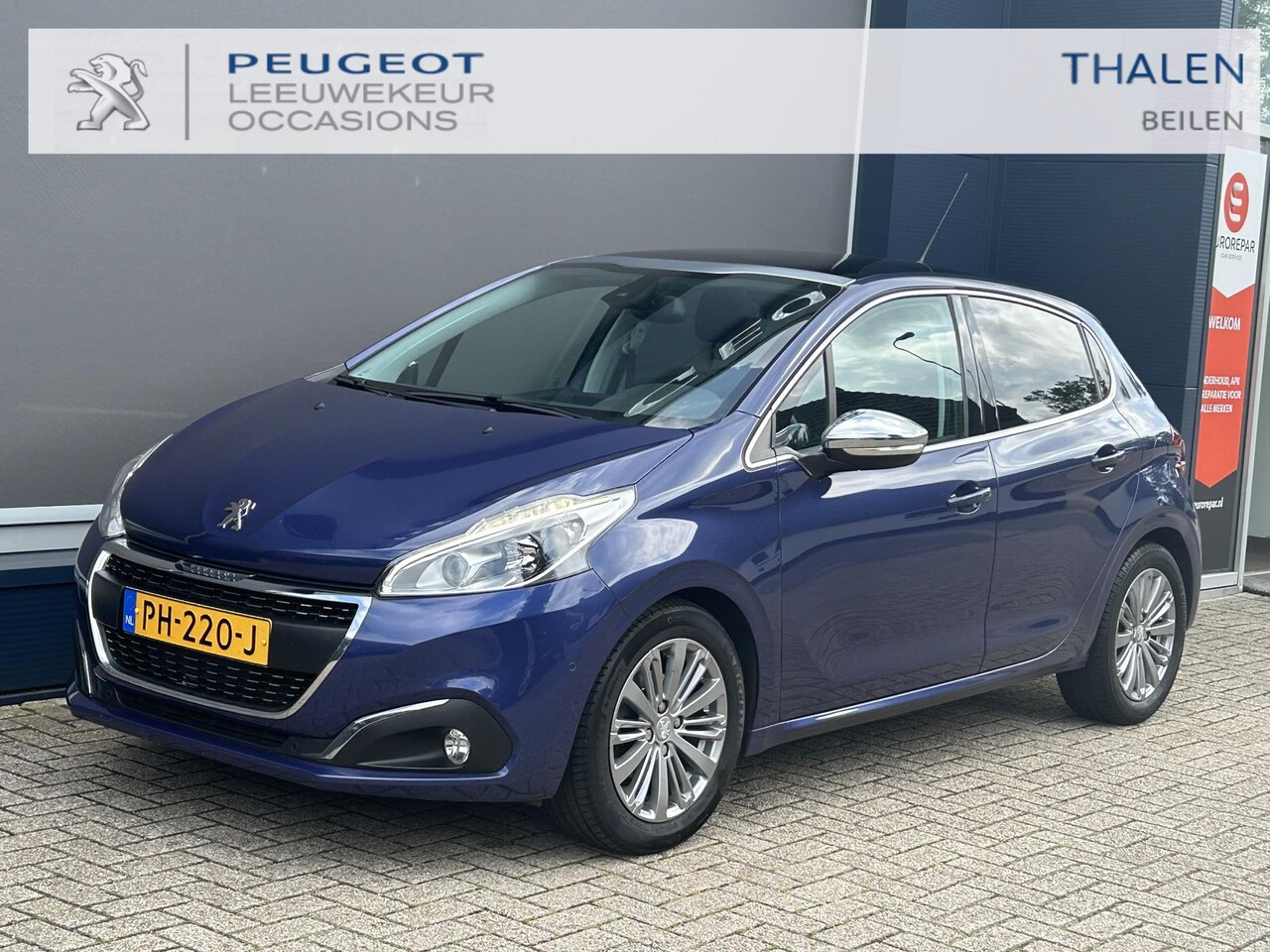 Peugeot 208 - 1.2 Turbo 110PK Allure | Panorama dak | JBL Audio | Navigatie | Parkeersensoren voor + ach - AutoWereld.nl