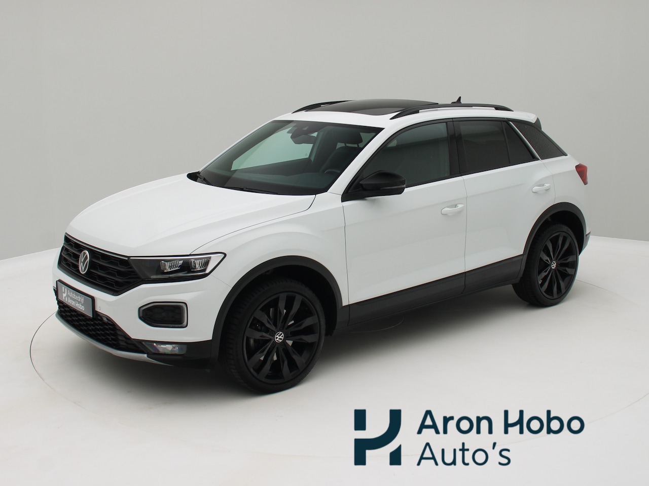 Volkswagen T-Roc - 1.5 TSI Sport Pano, Trekhaak, Camera, Stoelverwarming - AutoWereld.nl