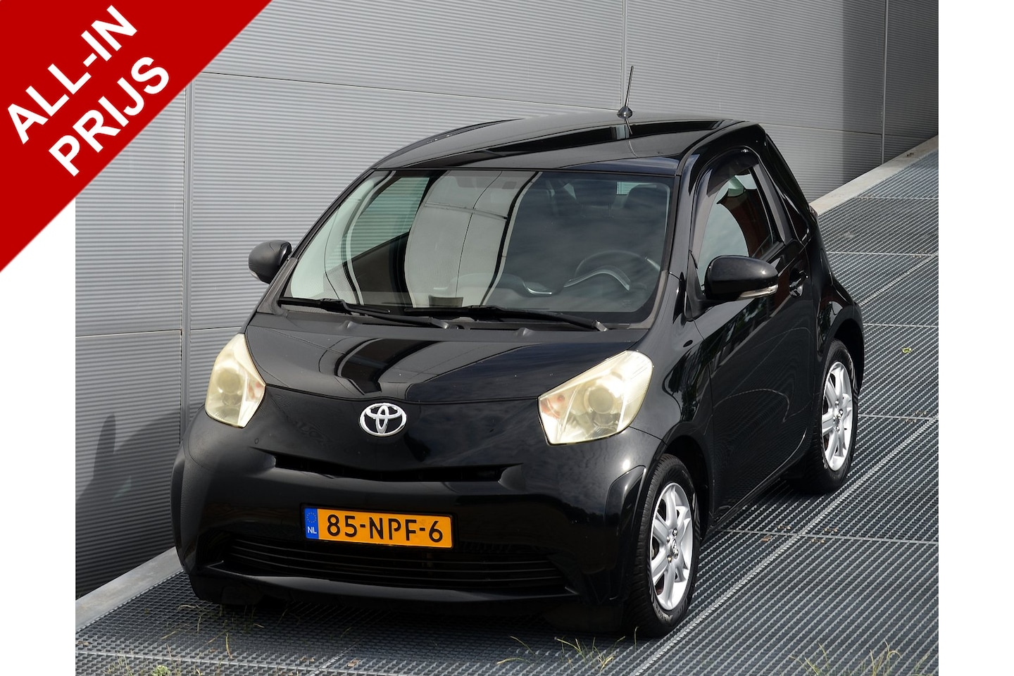 Toyota iQ - 1.0 VVTi COMFORT | AIRCO | ALL SEASON BANDEN | TOYOTA DEALER ONDERHOUDEN | KORTE DRAAICIRK - AutoWereld.nl