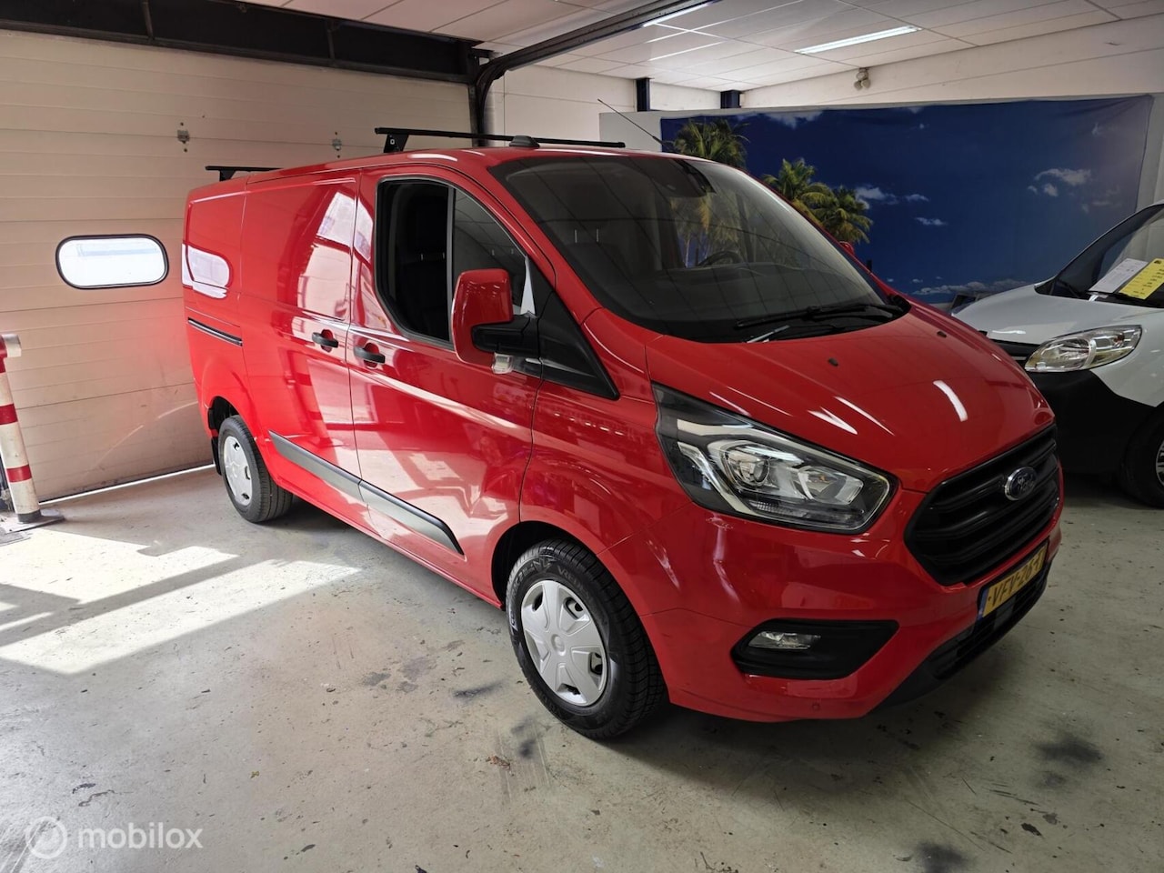 Ford Transit Custom - 2.0 TDCI L1H1 Airco Cruise - AutoWereld.nl