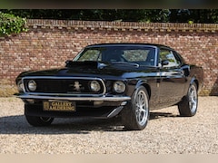 Ford Mustang Fastback - 302 "Bare metal restoration" Restored in a workshop packed with muscle cars - An enthusias