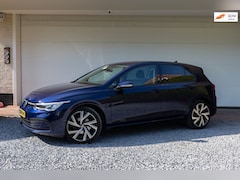Volkswagen Golf - 1.0 eTSI Life Business