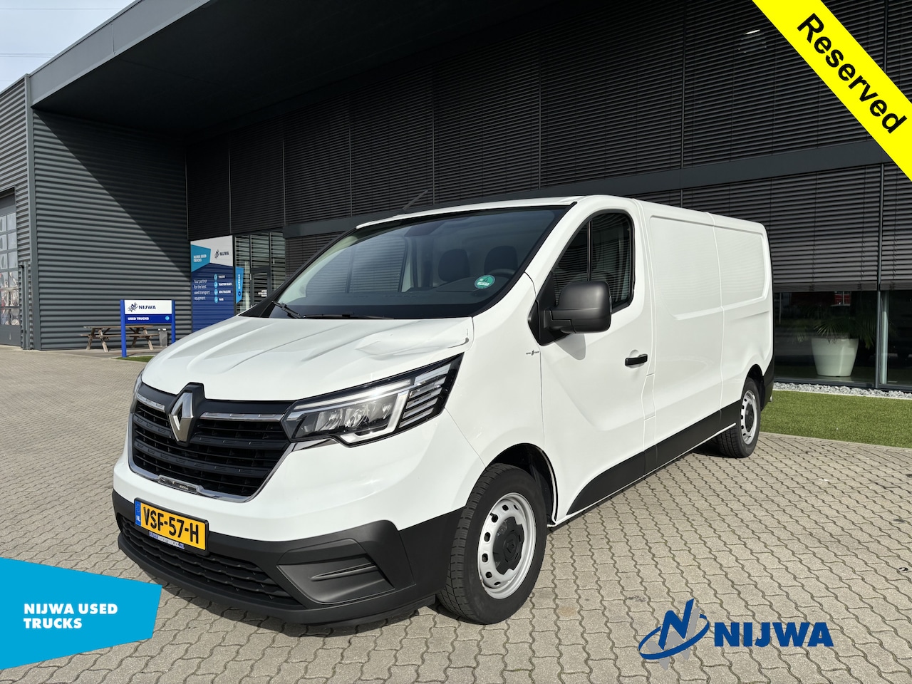 Renault Trafic - 130 T30 L2H1 Bijrijdersbank + Airco - AutoWereld.nl
