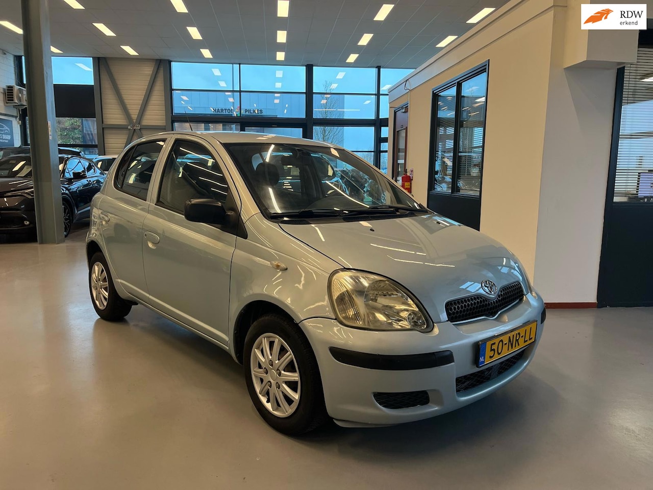 Toyota Yaris - 1.0 VVT-i Idols MMT | Automaat | Rijklaar | Zuinig | Zorgeloos rijden - AutoWereld.nl