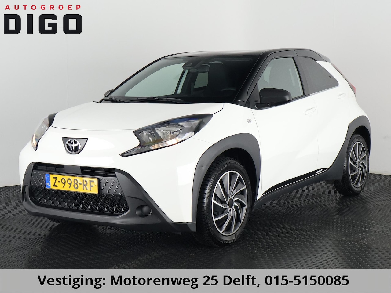 Toyota Aygo X - VVT-i MT PLAY BLACK & WHITE 1e EIG GARANTIE 6-2034 CARPLAY NAVI.ADAPTIVE CRUISE.CAMERA - AutoWereld.nl
