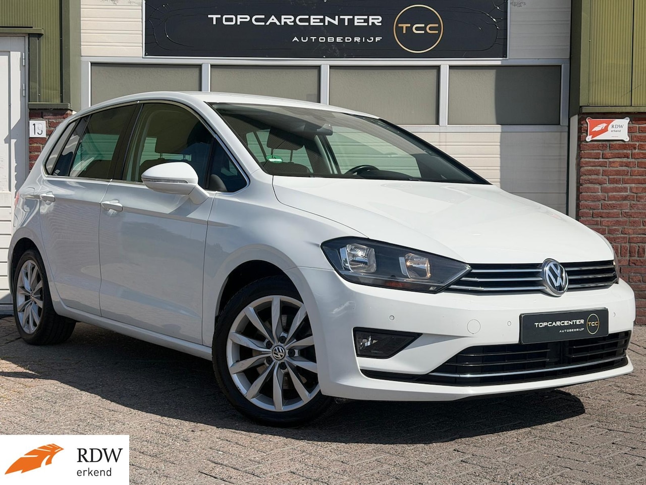 Volkswagen Golf Sportsvan - 1.4 TSI Highline/LEER/STOELV/AUT - AutoWereld.nl