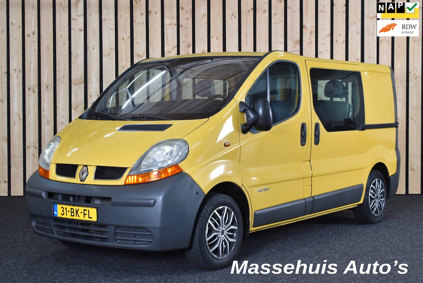 Renault Trafic - 1.9 dCi L1H1 Rolstoel Bus 1e eig. Airco Trekhaak 5-persoons Nwe APK - AutoWereld.nl