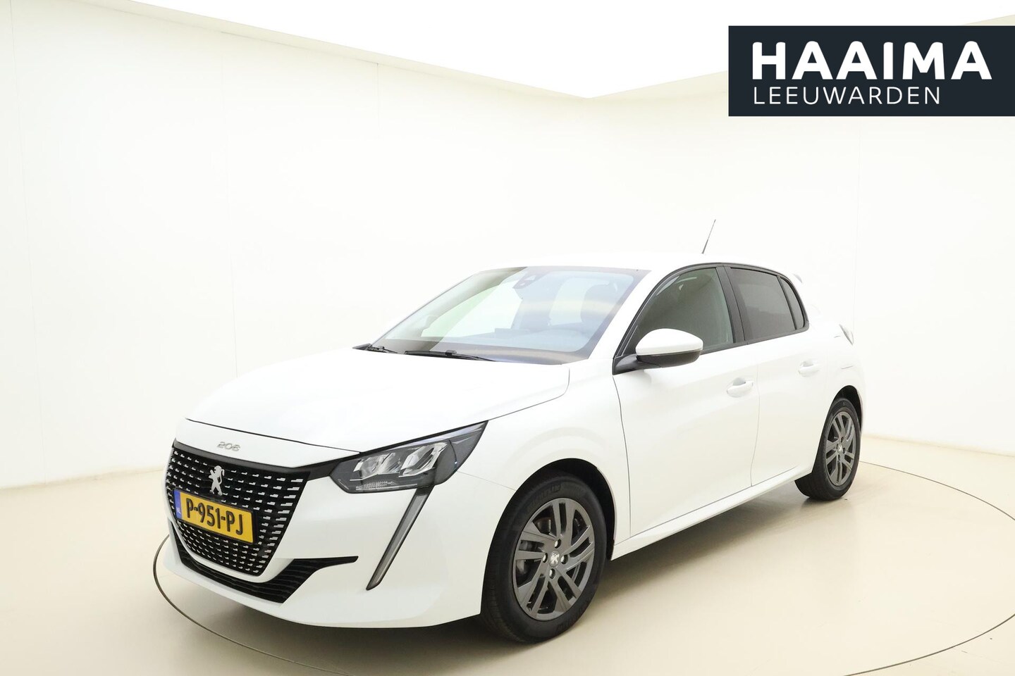 Peugeot 208 - 1.2 PureTech Active Pack Cruise Control l Airco l Stoelverwarming l Bluetooth l Apple Carp - AutoWereld.nl