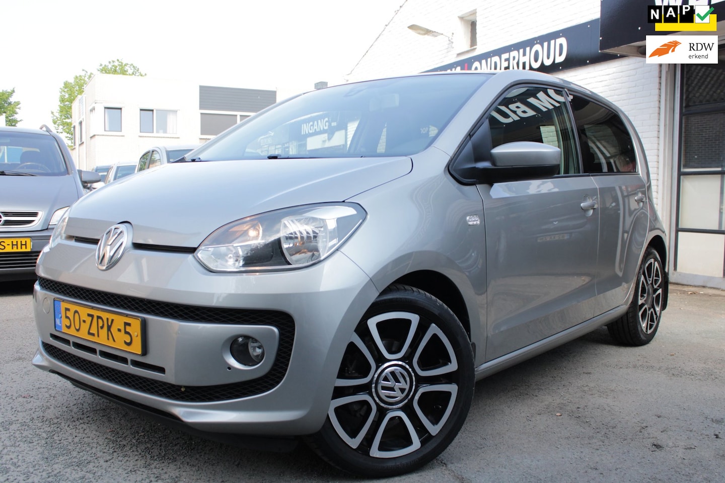 Volkswagen Up! - 1.0 high up! BlueMotion | Pano | Airco |Cruise control |Parkeersensoren |Elec Ramen - AutoWereld.nl