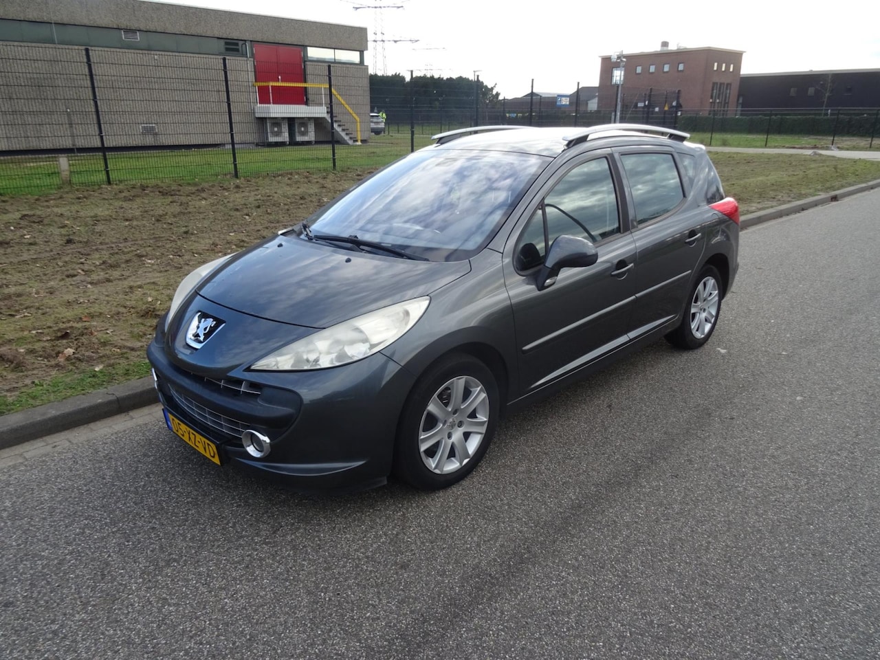 Peugeot 207 SW - 1.6 VTi XS Première 7 persoons - AutoWereld.nl