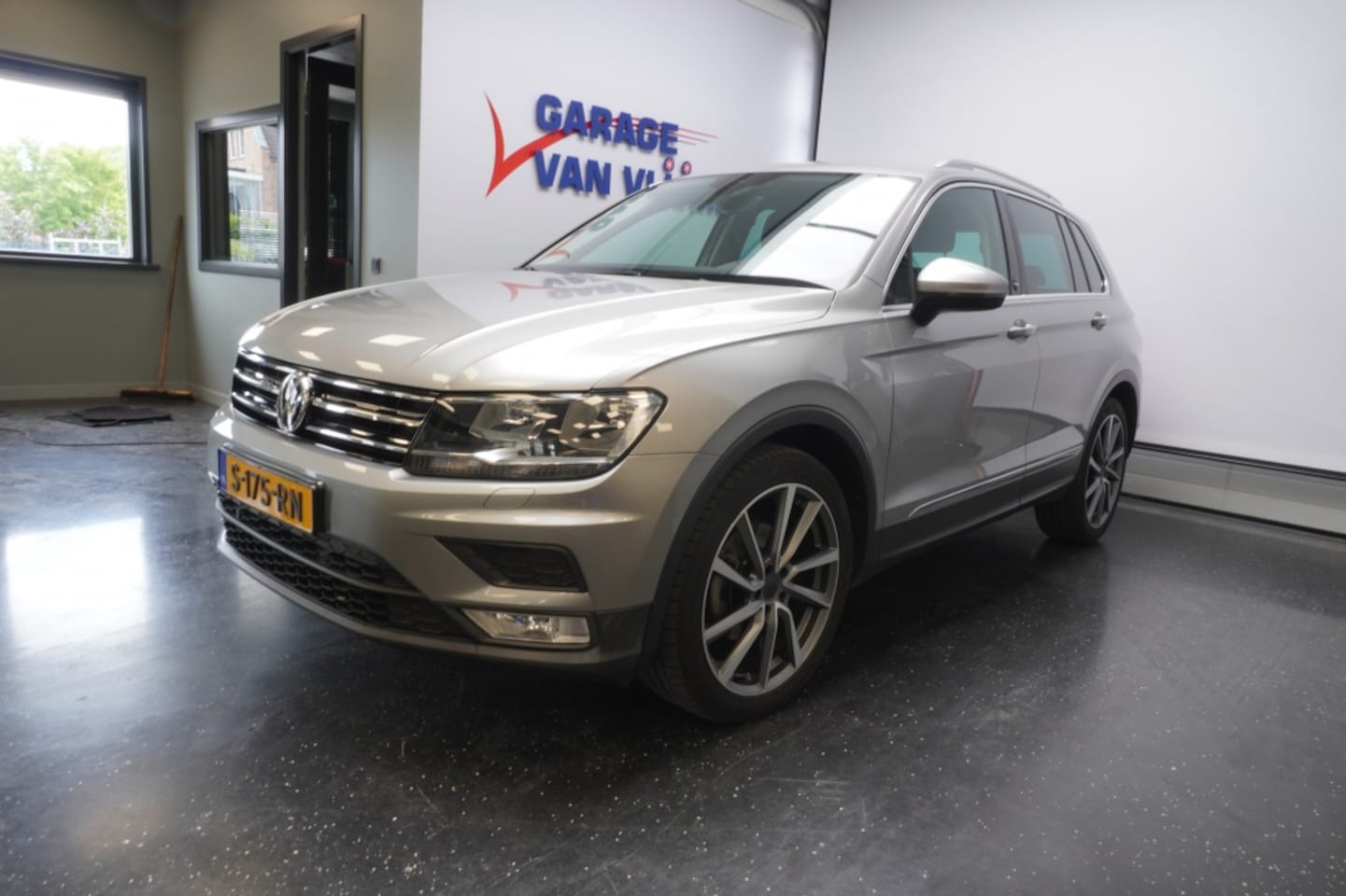 Volkswagen Tiguan - 1.4TSI ACT 150PK Virtual Cockpit Trekhaak 20'' Velgen Carplay - AutoWereld.nl