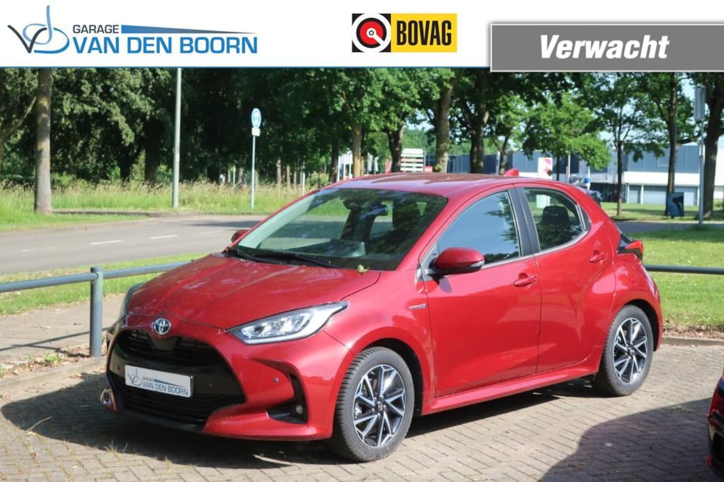 Toyota Yaris - 1.5 Hybrid, All-Season, Dealeronderhouden, Stoelverw, Keyless voll etc. - AutoWereld.nl