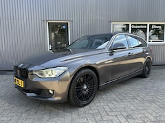 BMW 3-serie Touring - 320i High Executive Lane HUD Adapt Cruise Leer