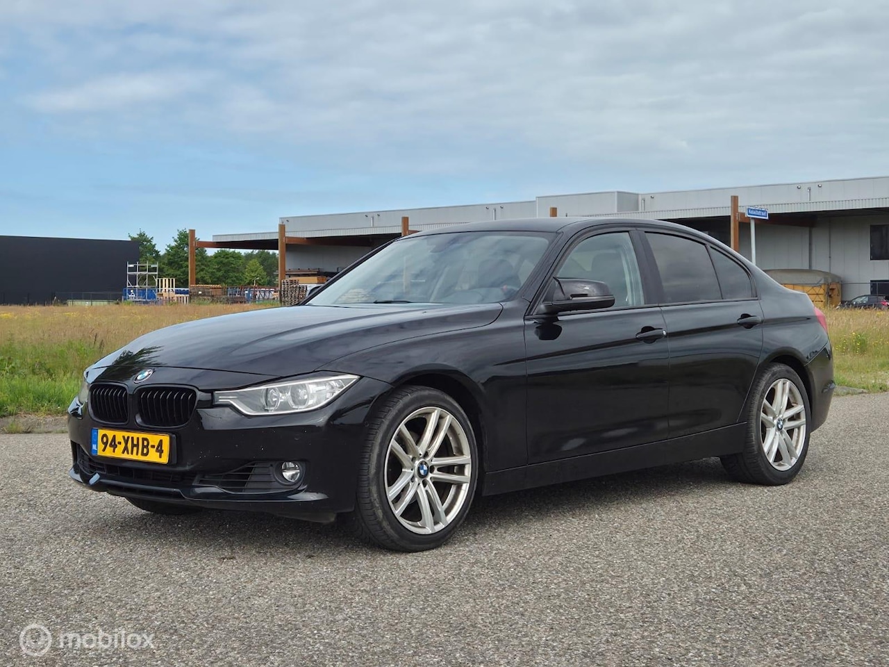 BMW 3-serie - 320i Upgrade Edition Automaat ZEER SCHERPE PRIJS - AutoWereld.nl