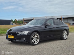 BMW 3-serie - 320i Upgrade Edition Automaat ZEER SCHERPE PRIJS