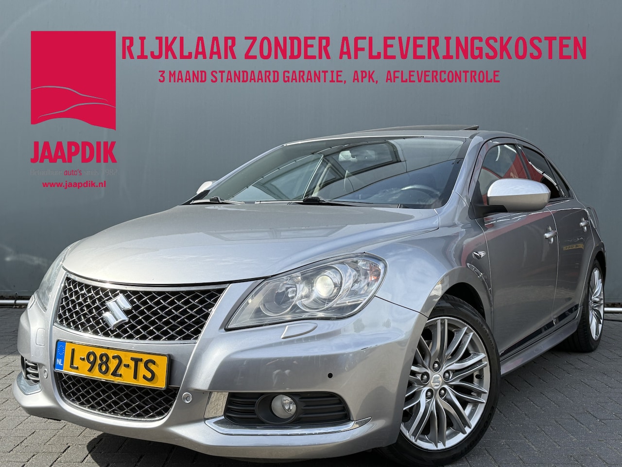 Suzuki Kizashi - BWJ 2011 2.4 179 PK Sport AUTOMAAT | PANO | LEDER | CAMERA | STOELVERW. | ELKETR. STOELEN - AutoWereld.nl