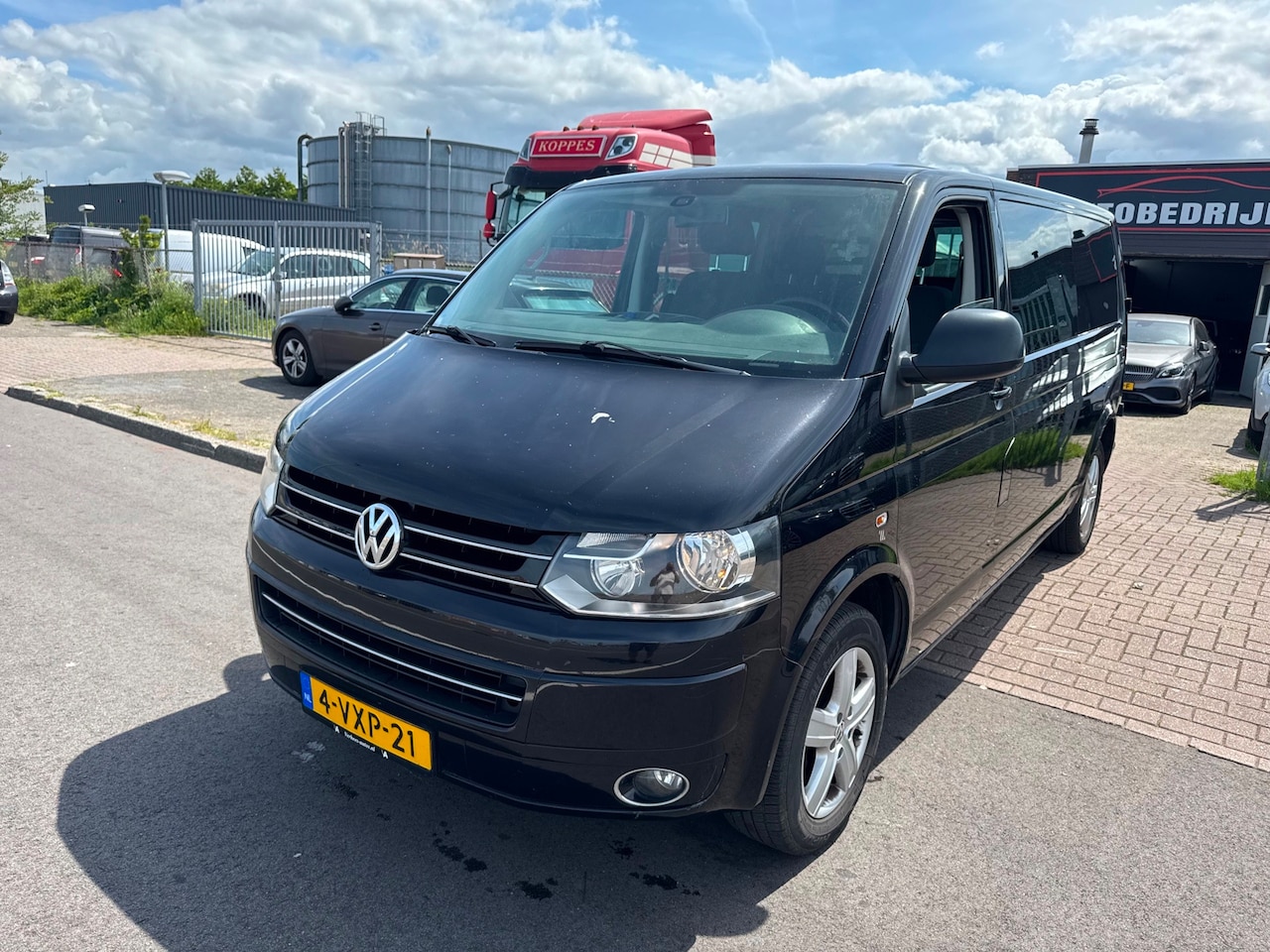 Volkswagen Transporter - 2.0 TDI L2H1 DC AUTOMAAT AIRCO 103 KW - AutoWereld.nl