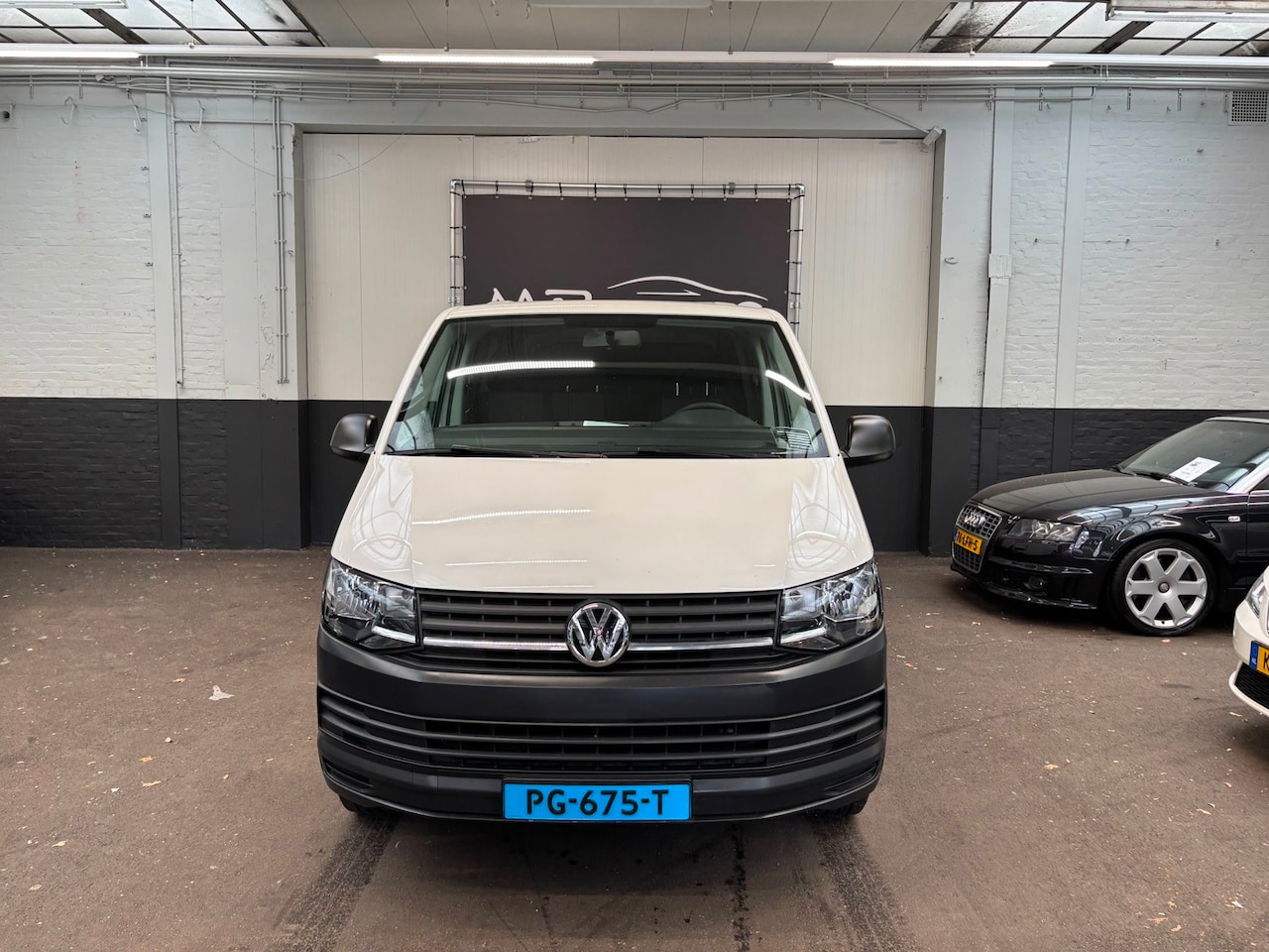 Volkswagen Transporter Kombi - 2.0 TDI 9 Persoons - AutoWereld.nl