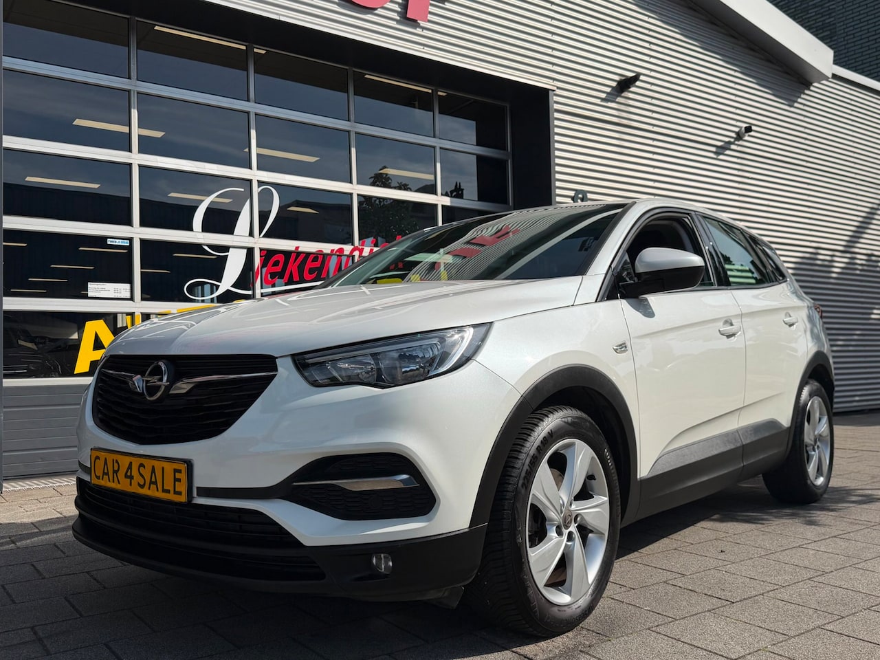 Opel Grandland X - 1.2 Turbo Edition - 68.000 KM I Navigatie / Apple CarPlay I Airco LED I PDC I Sport velgen - AutoWereld.nl