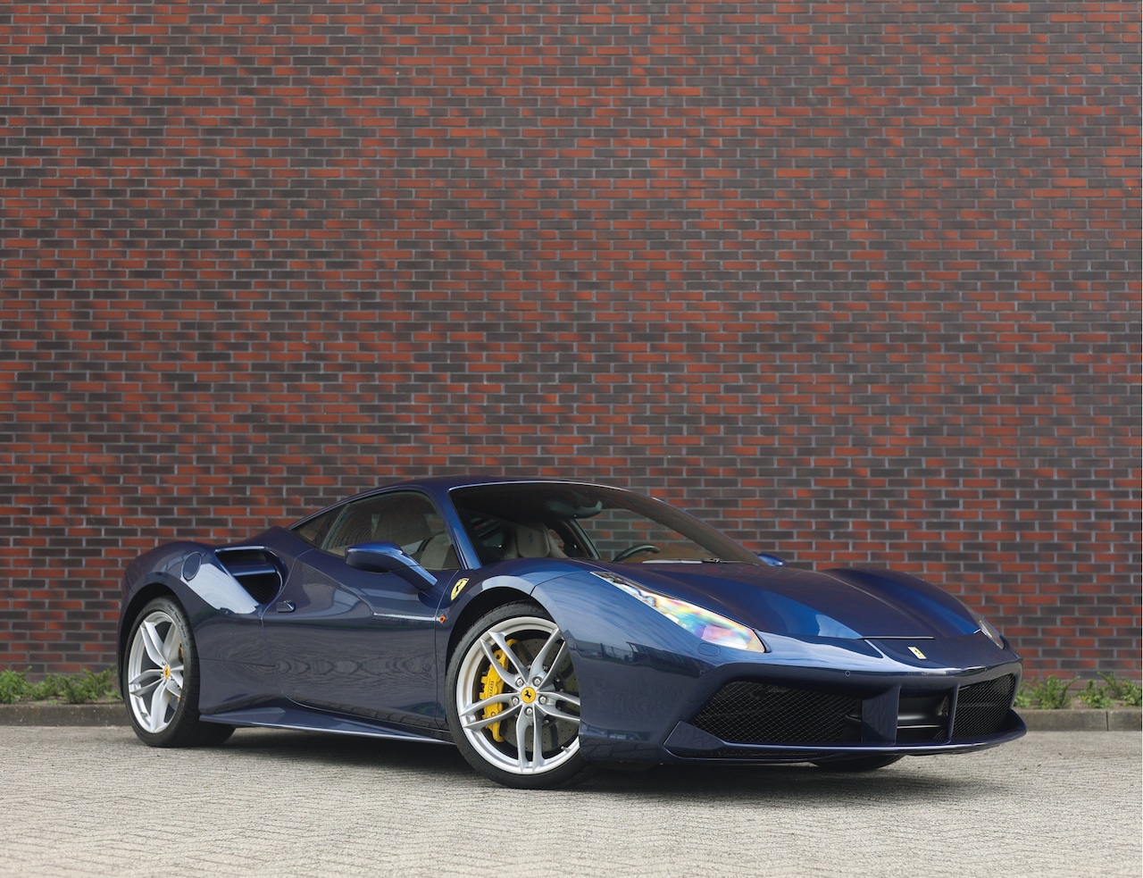 Ferrari 488 - 3.9 GTB HELE | New Power - Blu TDF - AutoWereld.nl