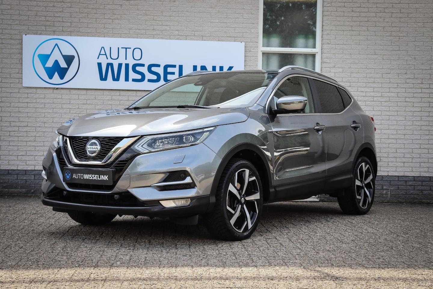 Nissan Qashqai - 1.3 DIG-T Premium Edition Camera,Panorama,Navi,Trekhaak - AutoWereld.nl