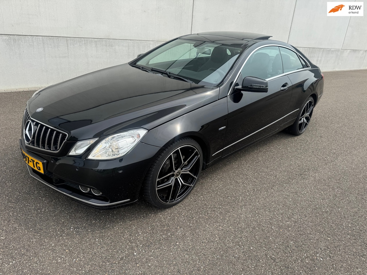 Mercedes-Benz E-klasse Coupé - 200 CGI Elegance Pano Automaat Top staat !!! - AutoWereld.nl