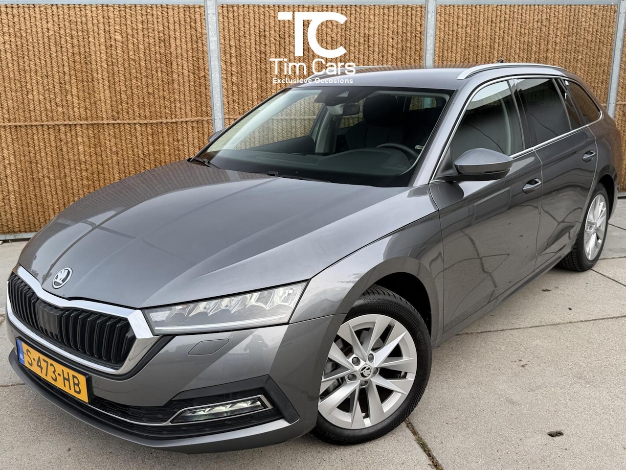Skoda Octavia Combi - 1.0 TSI Business Edition Plus Trekhaak | Navigatiesysteem | Apple CarPlay/Android Auto | S - AutoWereld.nl