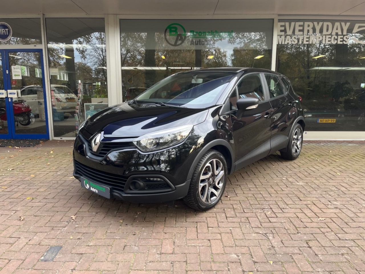 Renault Captur - 0.9 TCe Expression 0.9 TCE EXPRESSION - AutoWereld.nl