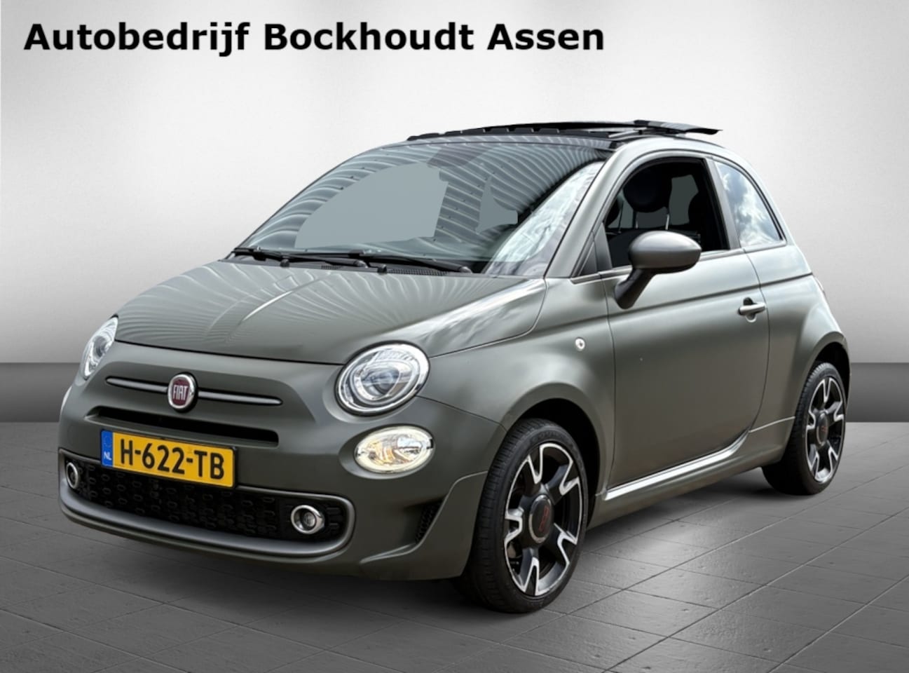 Fiat 500 - 1.2 Rockstar Automaat | Panorama Dak | Climate Control - AutoWereld.nl