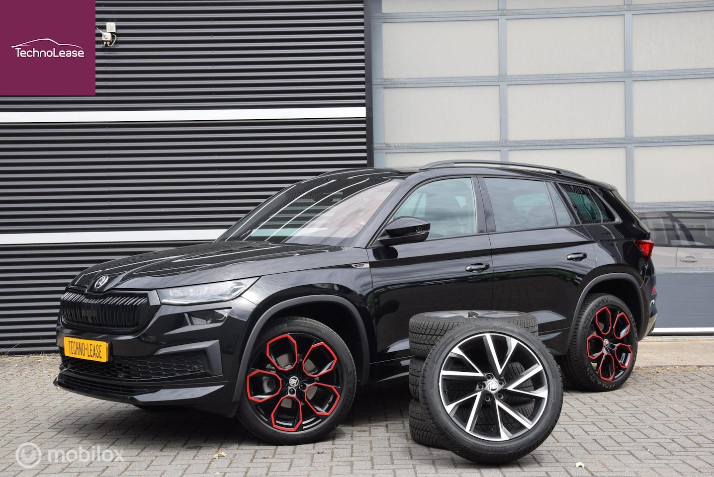 Skoda Kodiaq - 1.5 TSI Sportline Business Xtreme 20 'inch' Panorama dak Leder - AutoWereld.nl