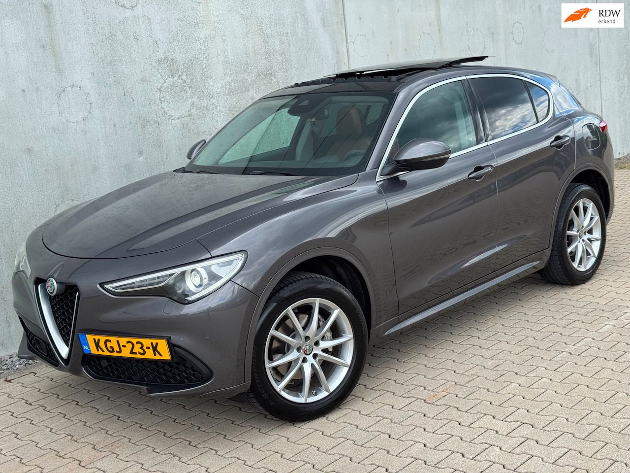 Alfa Romeo Stelvio - 2.0 T AWD Ti Pano Navi Leer Trekhaak Adapt Cruise Vol - AutoWereld.nl