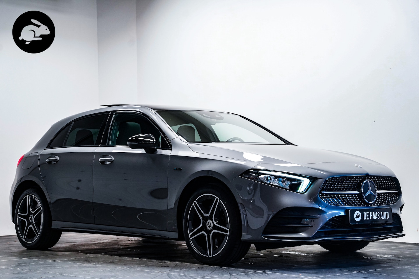 Mercedes-Benz A-klasse - 250 e AMG|Pano dak|Camera|Diamant gril|Mbux high end - AutoWereld.nl