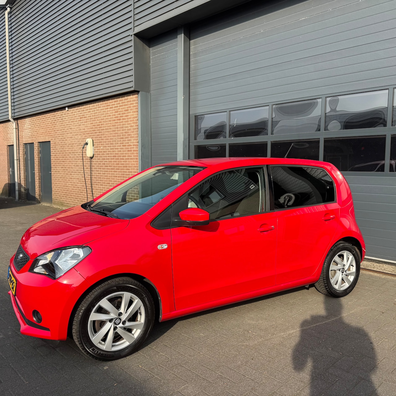 SEAT Mii - 1.0 Sport Dynamic AIRCO/NAV/BLUETOOTH/STOELVERWARMING/LM VELGEN/ALL SEASON