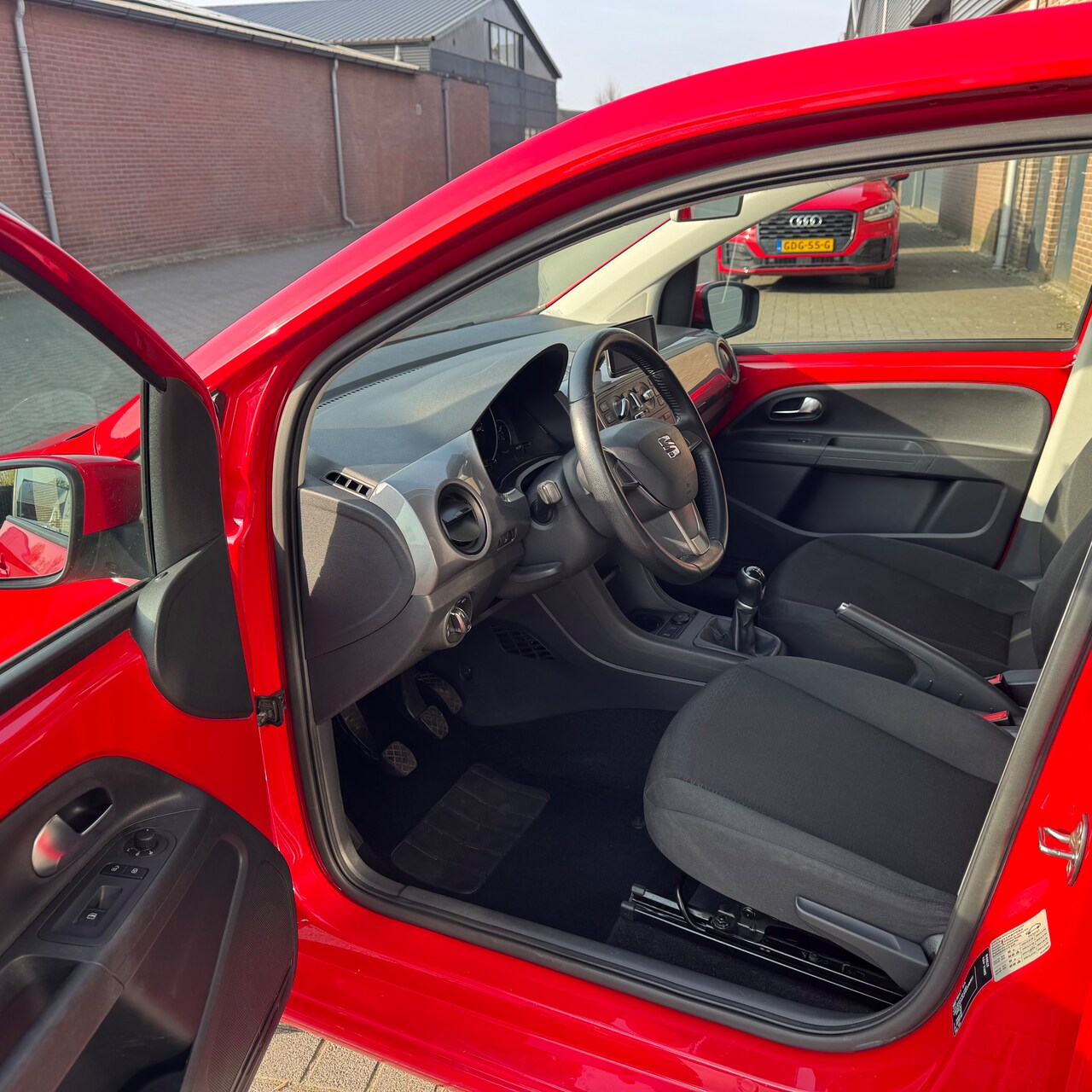 SEAT Mii - 1.0 Sport Dynamic AIRCO/NAV/BLUETOOTH/STOELVERWARMING/LM VELGEN/ALL SEASON