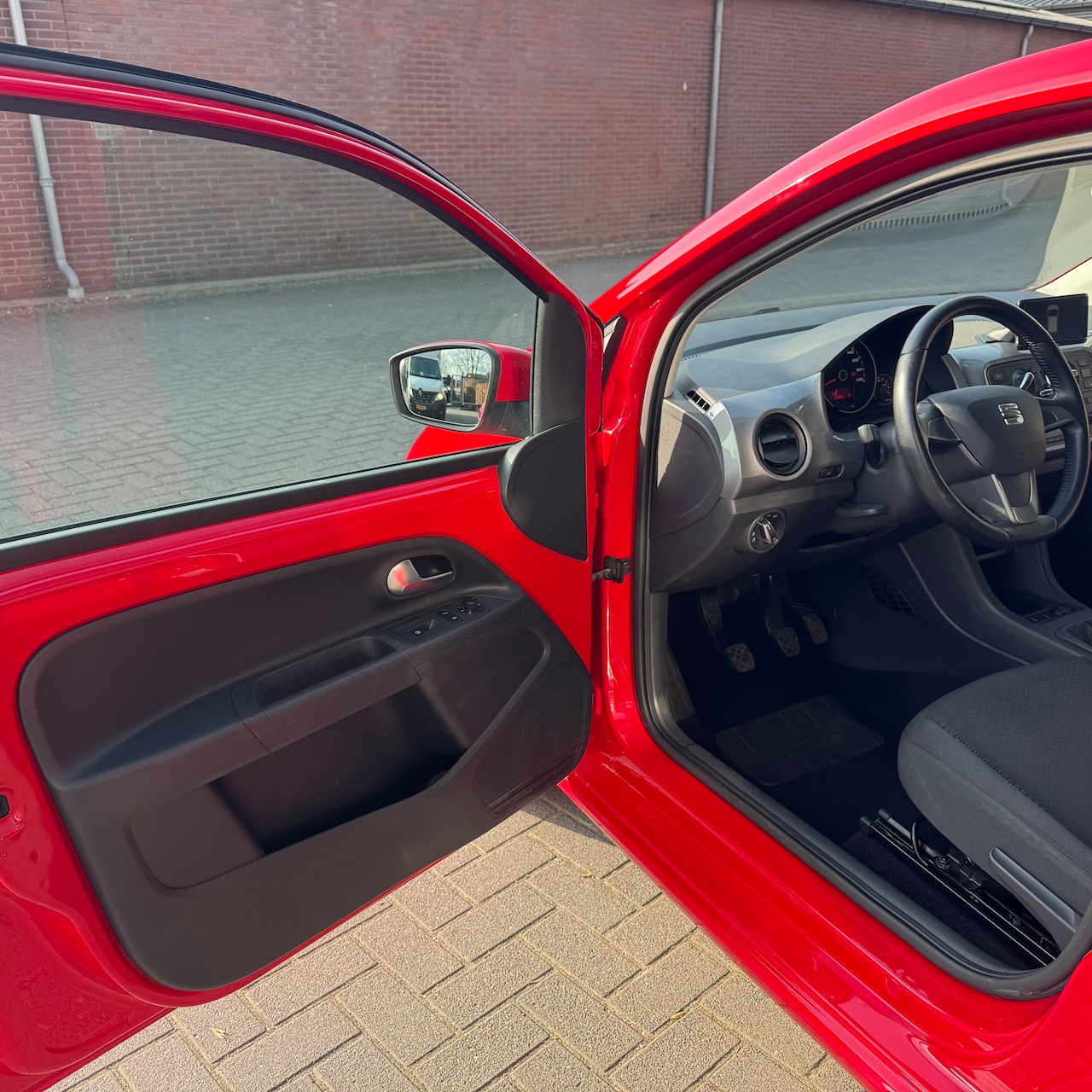 SEAT Mii - 1.0 Sport Dynamic AIRCO/NAV/BLUETOOTH/STOELVERWARMING/LM VELGEN/ALL SEASON