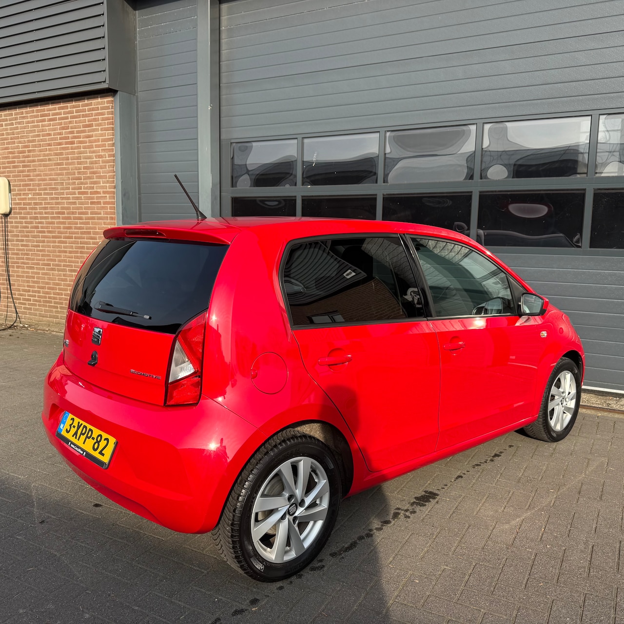 SEAT Mii - 1.0 Sport Dynamic AIRCO/NAV/BLUETOOTH/STOELVERWARMING/LM VELGEN/ALL SEASON