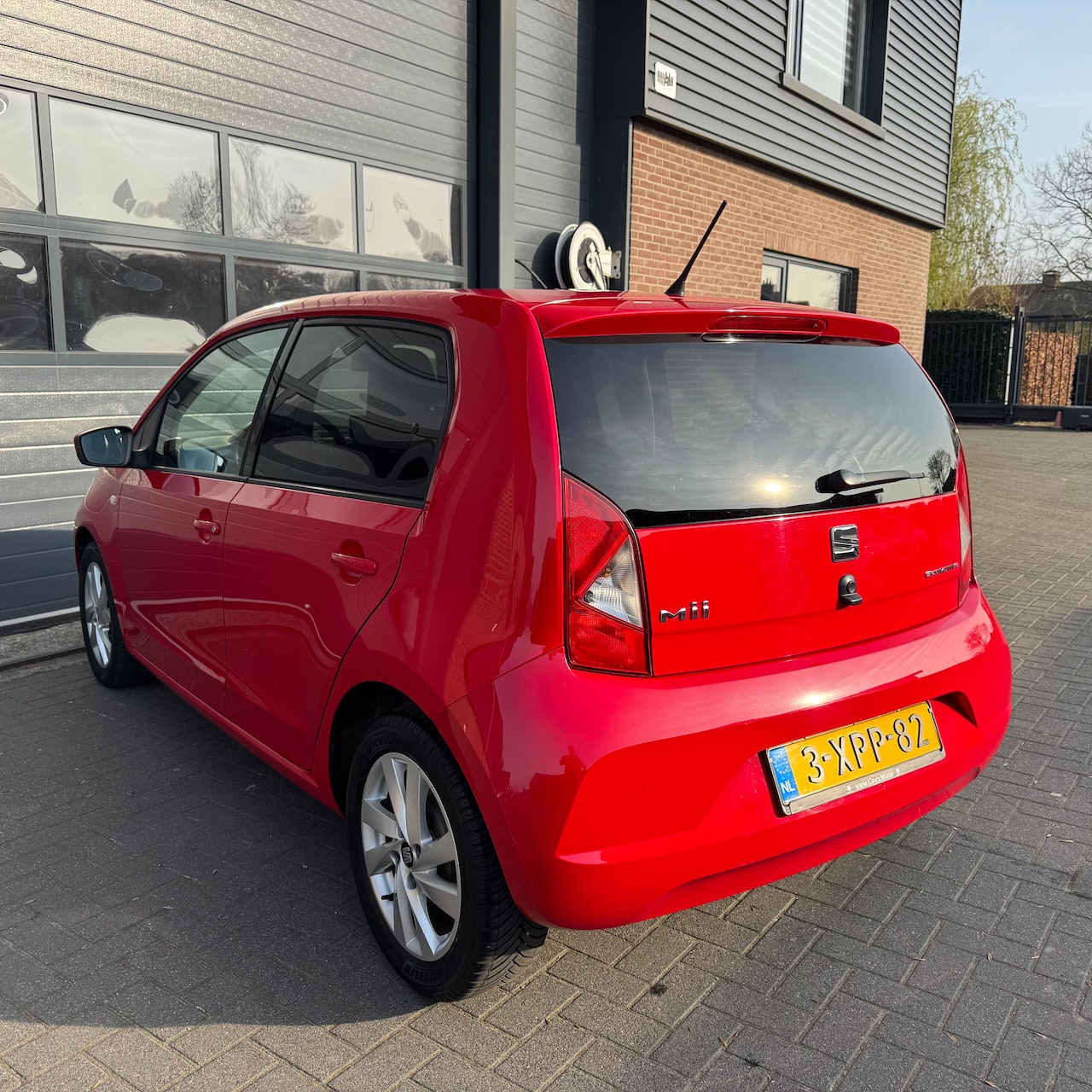 SEAT Mii - 1.0 Sport Dynamic AIRCO/NAV/BLUETOOTH/STOELVERWARMING/LM VELGEN/ALL SEASON