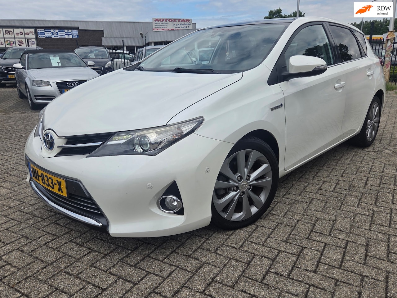 Toyota Auris - 1.8 Hybrid Lease Pro/PANORAMA/CAMERA - AutoWereld.nl