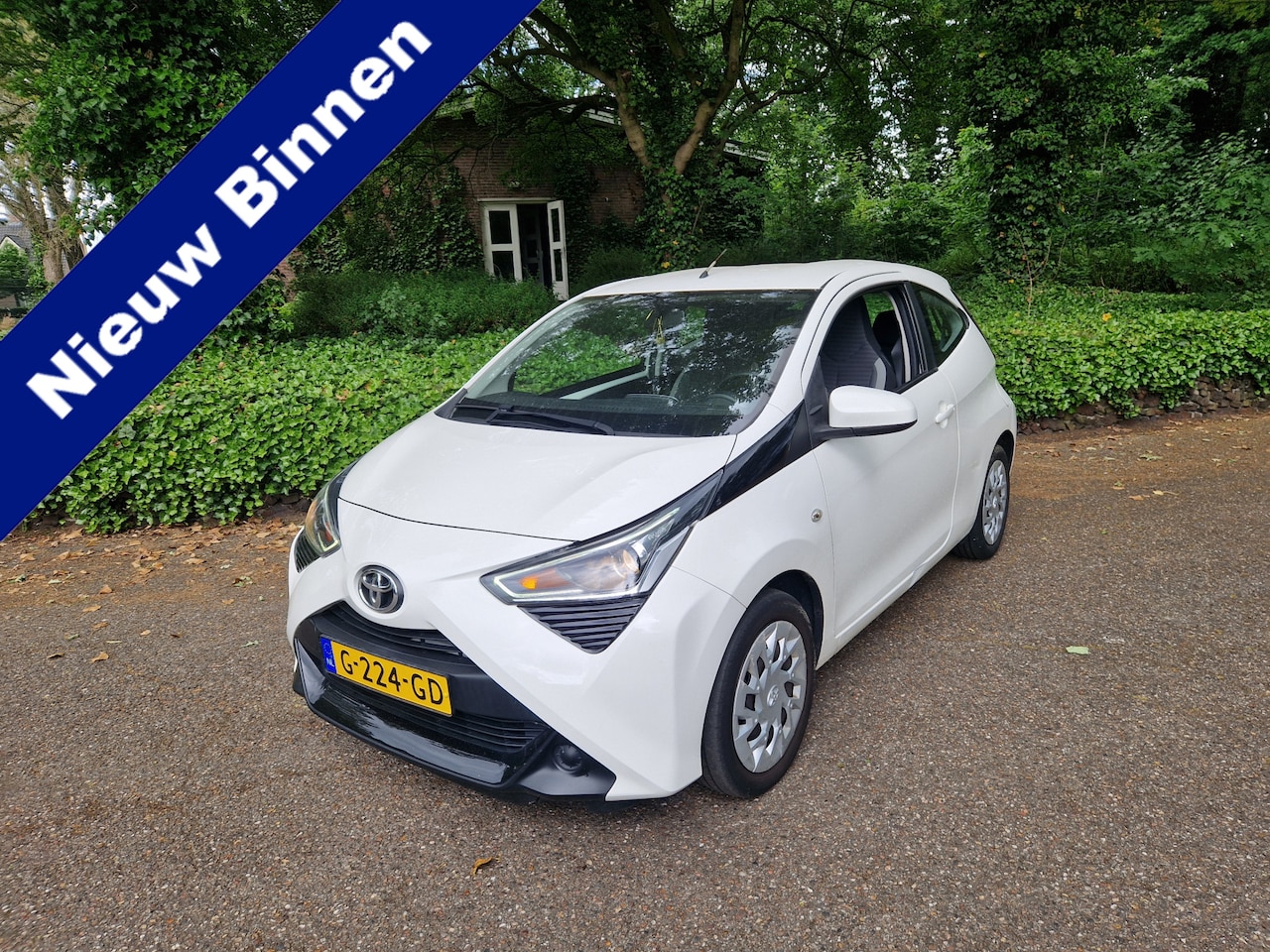 Toyota Aygo - 1.0 VVT-i x-play 1.0 VVT-i X-play, 1 eig., AUTOMAAT., 2019, 59912km! - AutoWereld.nl