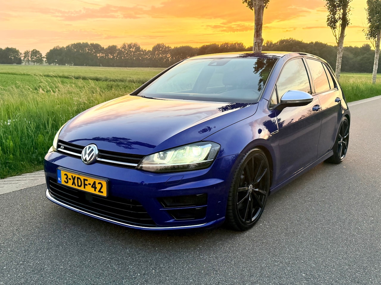 Volkswagen Golf - 2.0 TSI R 4Motion DSG LAPIZ BLUE 300PK. - AutoWereld.nl
