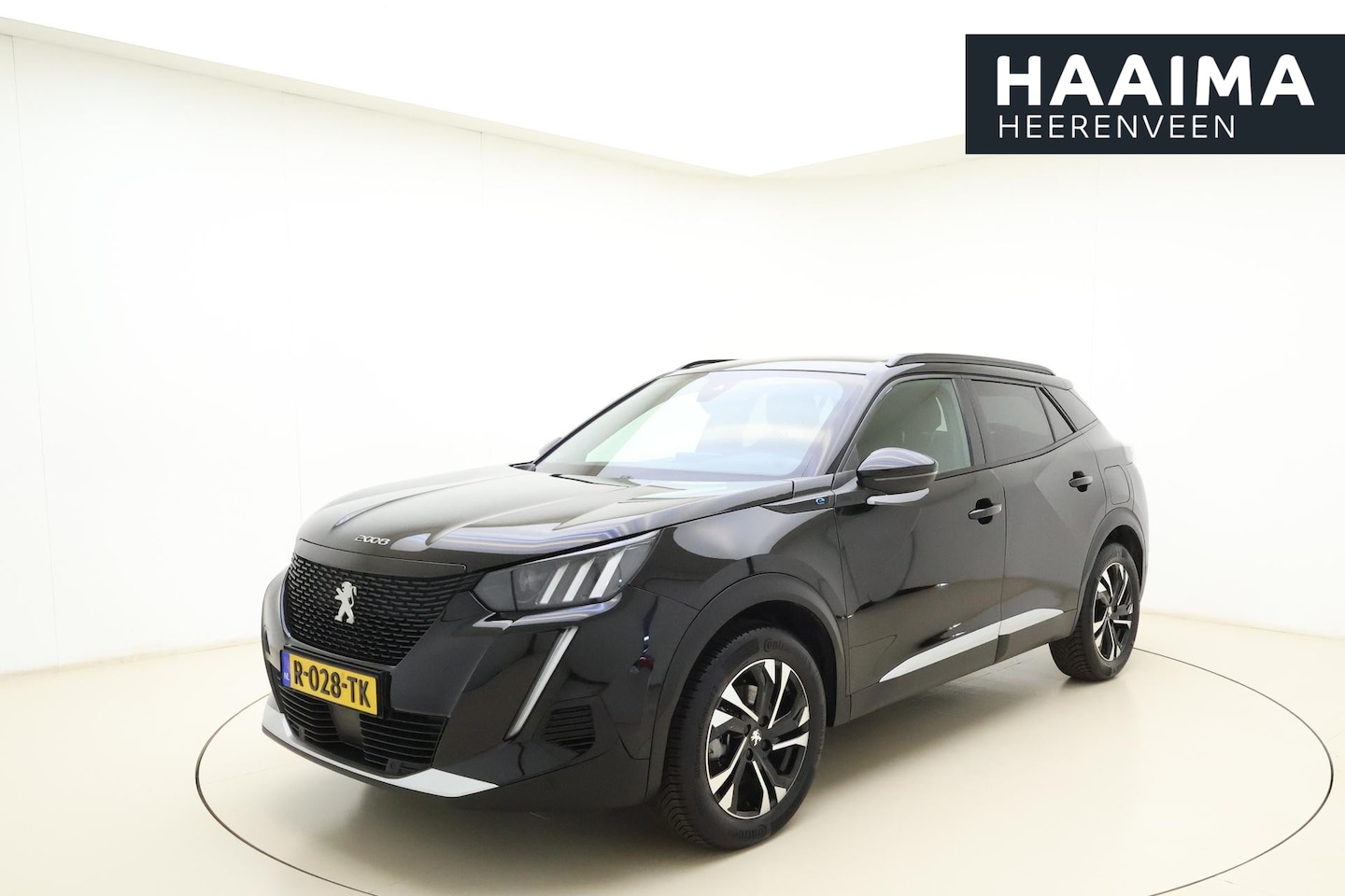 Peugeot e-2008 - EV GT 50 kWh | Navigatie | Achteruitrijcamera | Climate control | Cruise control | Parkeer - AutoWereld.nl