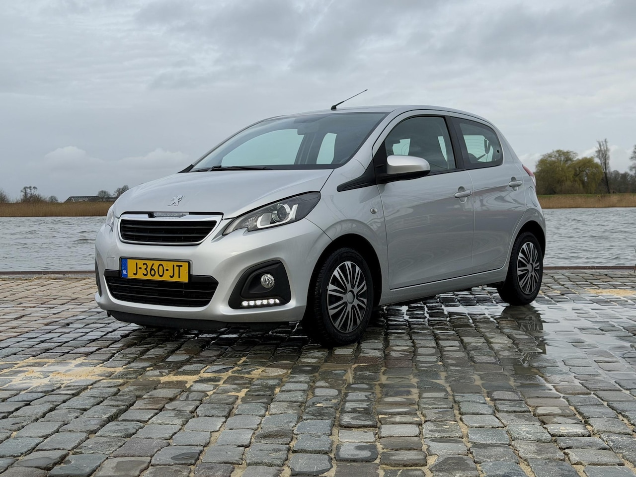 Peugeot 108 - 1.0 e-VTi Active|Bluetooth|Metallic Grijs|Airco - AutoWereld.nl