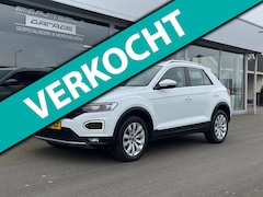 Volkswagen T-Roc - 1.5 TSI Sport automaat , trekhaak , Apple-carplay ,