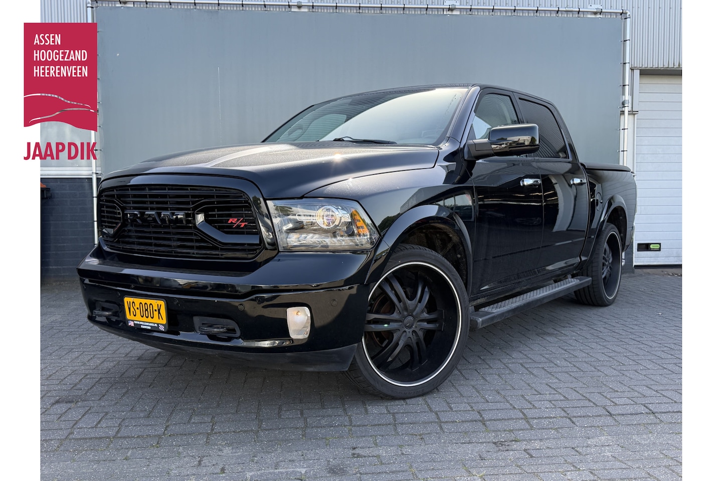 Dodge Ram 1500 - BJR 2016 5.7 V8 402 PK 4x4 Crew Cab 5'7 Laramie SCHUIF-KANTELDAK | GUERRILLA KLEP SYSTEEM - AutoWereld.nl