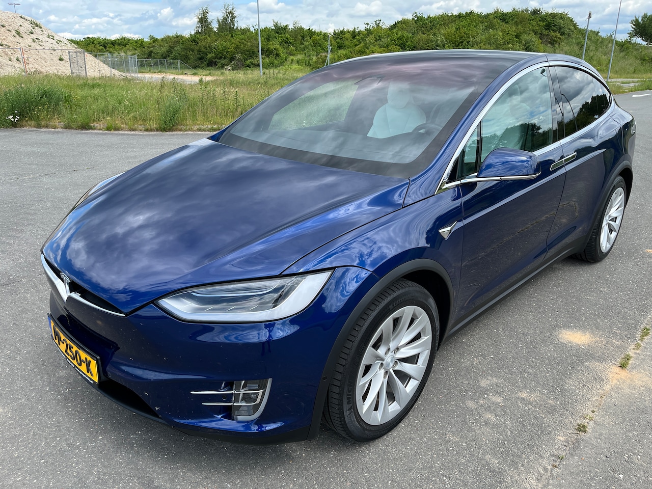 Tesla Model X - 90D Base 6p. Autopilot | Luchtvering | Trekhaak | Nieuwe APK - AutoWereld.nl