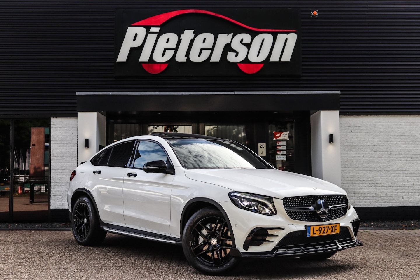 Mercedes-Benz GLC-klasse Coupé - 250 4MATIC AMG PANO 360 SFEER - AutoWereld.nl